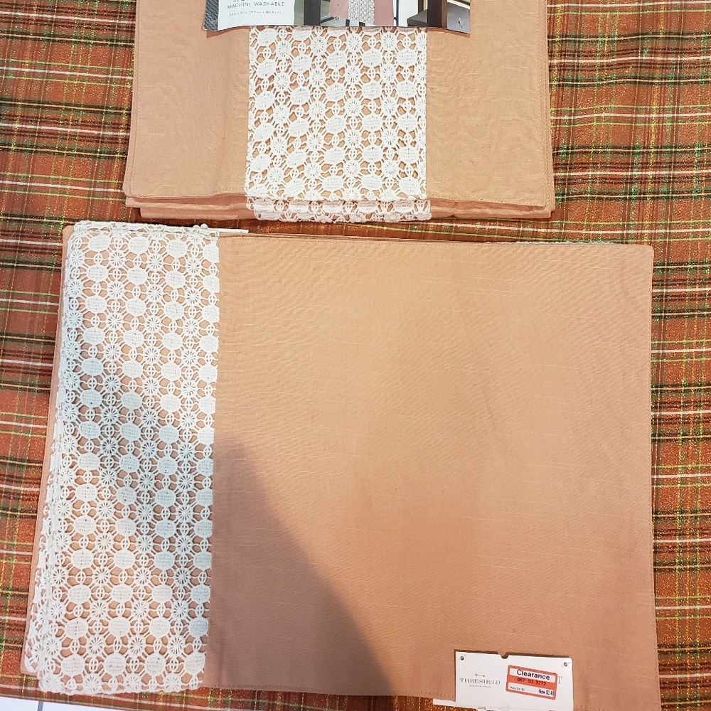 Table runner and 4 placemats